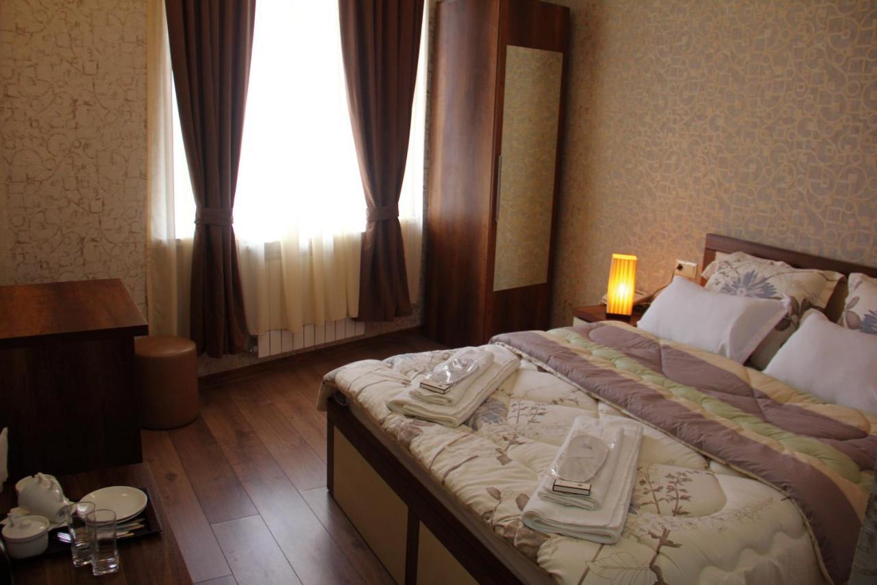 Moon Light Hotel Тбилиси Екстериор снимка