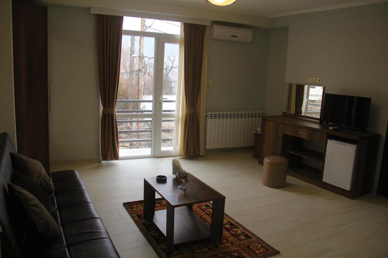 Moon Light Hotel Тбилиси Екстериор снимка