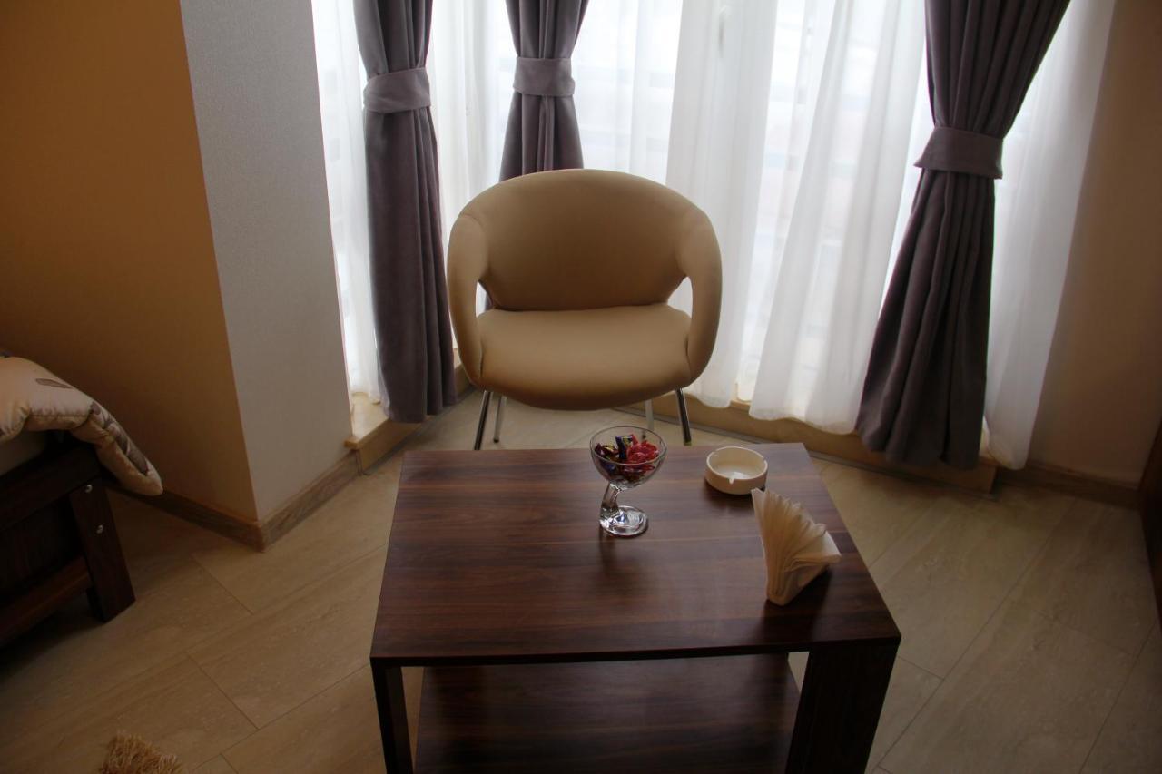 Moon Light Hotel Тбилиси Екстериор снимка