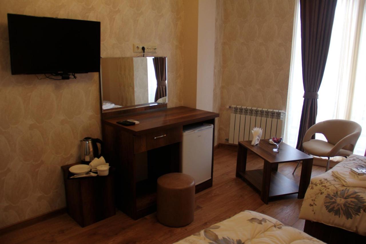 Moon Light Hotel Тбилиси Екстериор снимка