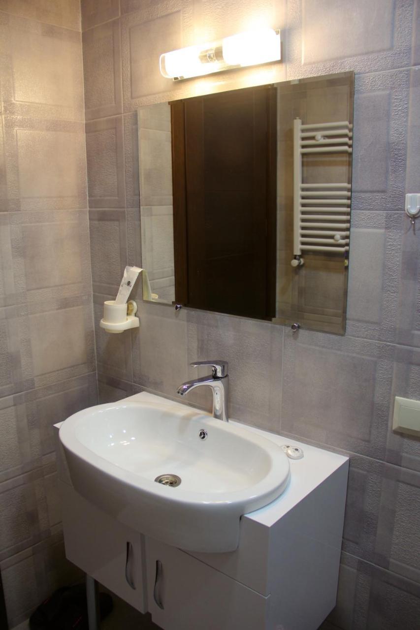 Moon Light Hotel Тбилиси Екстериор снимка