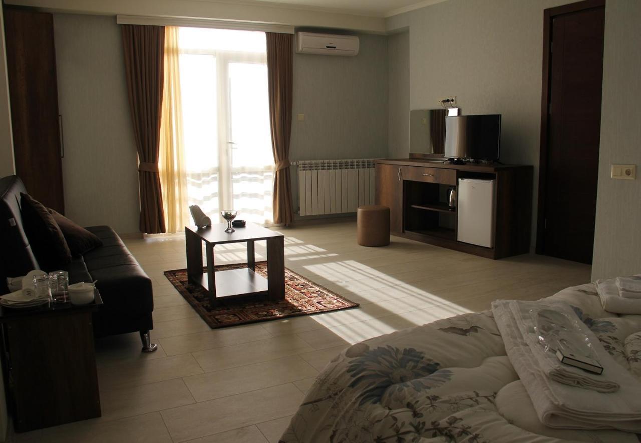 Moon Light Hotel Тбилиси Екстериор снимка
