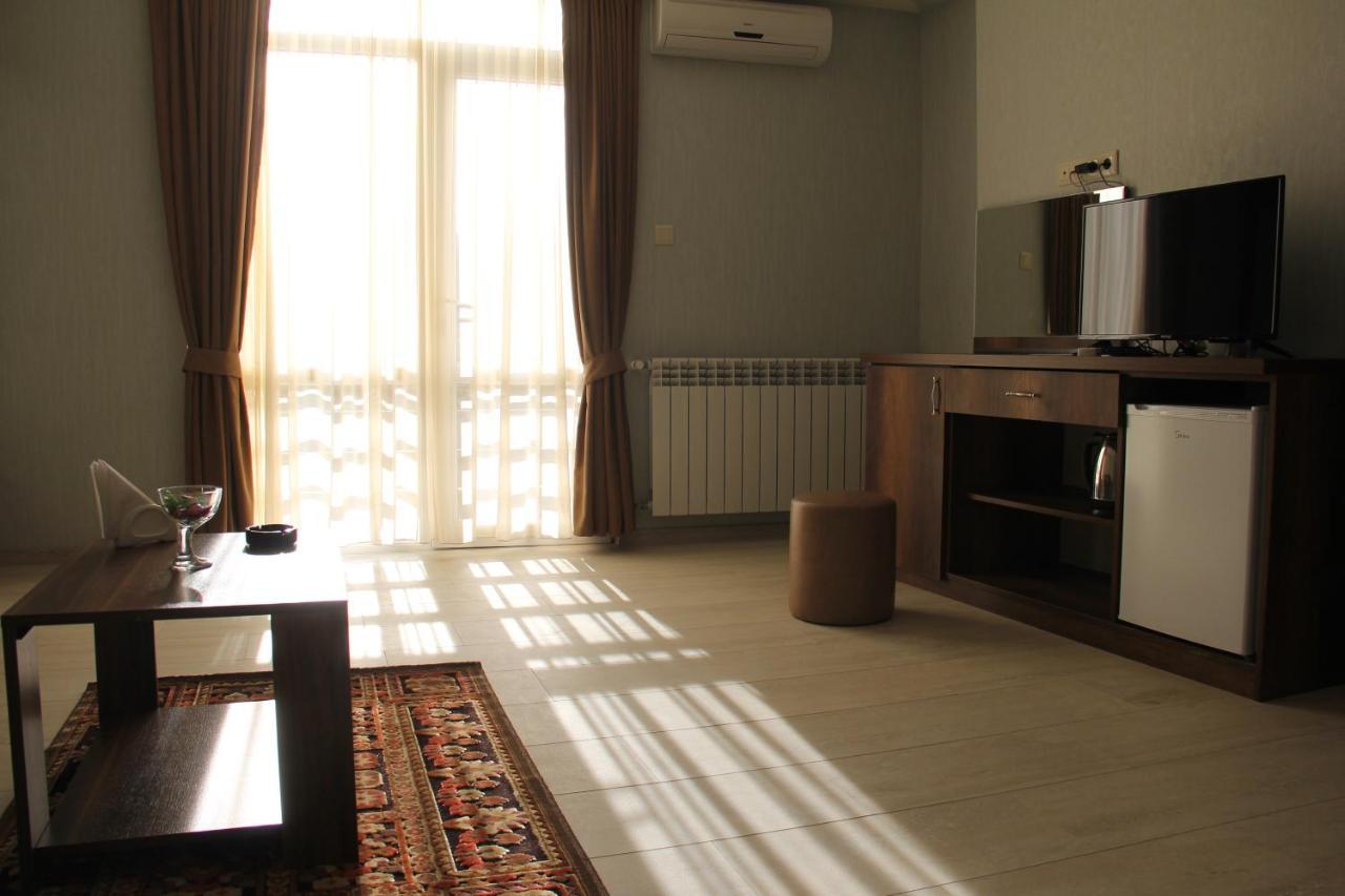 Moon Light Hotel Тбилиси Екстериор снимка